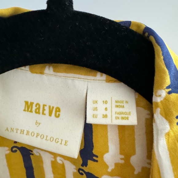 Like new Anthropologie button down top - Picture 4 of 4